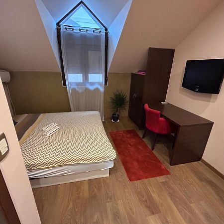 Benvenuti Apartments Цетинє Екстер'єр фото